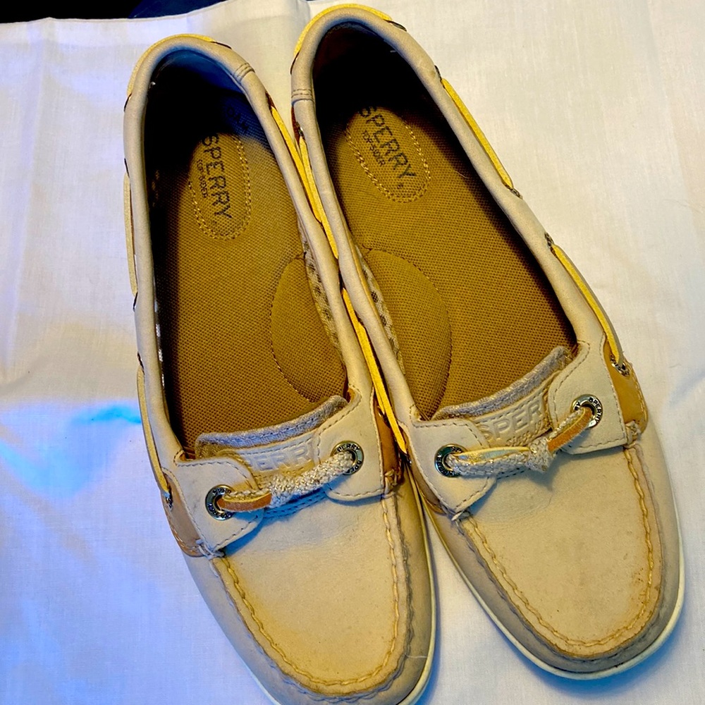 Womens Sperry “angelfish”, boat shoes w/memory foam.  Beautiful!